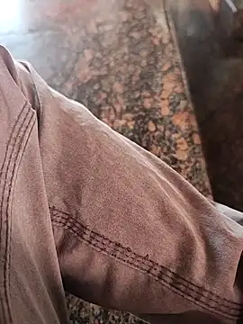 Snapshot of pmr1997 chatting on 12-14-25, 02:22 pmr1997 online show from 12-14-25, 02:22