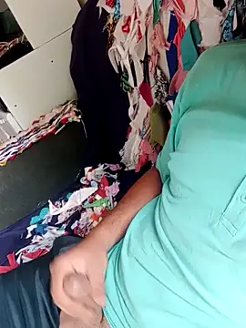 Snapshot of Jefersonj7 chatting on 10-21-25, 11:42 Jefersonj7 online show from 10-21-25, 11:42