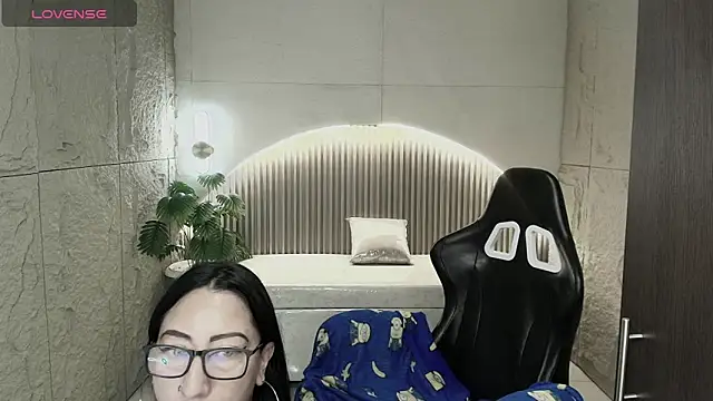 Snapshot of valeria_a1 chatting on 05-23-26, 03:05 valeria a1 online show from 05-23-26, 03:05