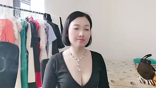 Rachel-6600 online show from 10-30-25, 02:43