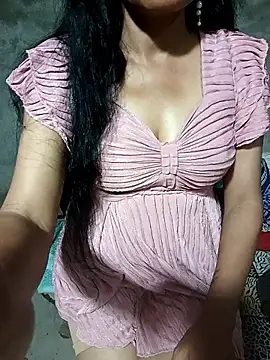 Snapshot of Shakira-Devi chatting on 09-18-25, 04:54 Shakira-Devi online show from 09-18-25, 04:54