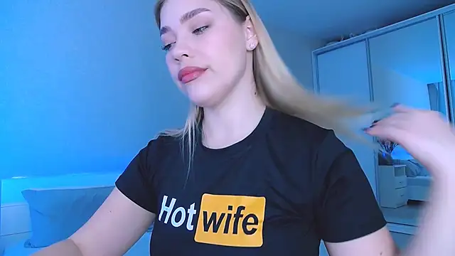 Snapshot of DIANAxxxDIAMOND chatting on 10-13-25, 08:05 DIANAxxxDIAMOND online show from 10-13-25, 08:05