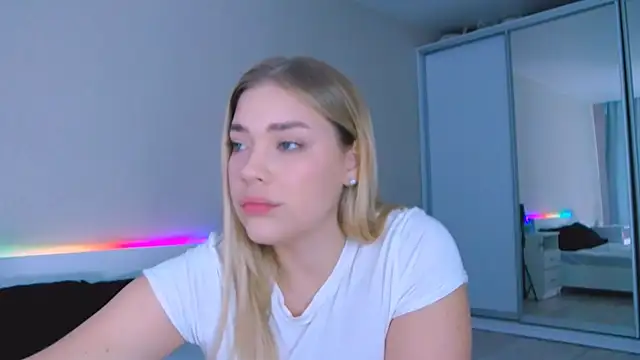 Snapshot of DIANAxxxDIAMOND chatting on 09-21-25, 07:46 DIANAxxxDIAMOND online show from 09-21-25, 07:46