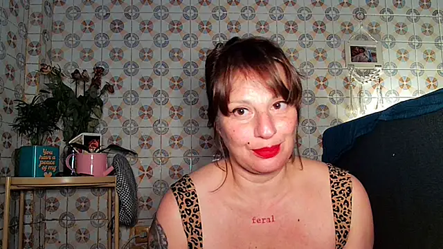 Snapshot of vitoriavaz chatting on 03-18-25, 10:48 vitoriavaz online show from 03-18-25, 10:48