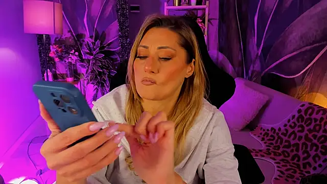 SarahAlluring online show from 11-20-25, 12:28