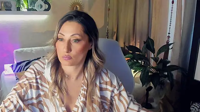 SarahAlluring online show from 05-14-26, 02:58