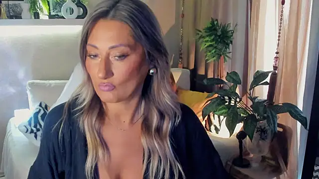 SarahAlluring online show from 07-18-26, 08:12