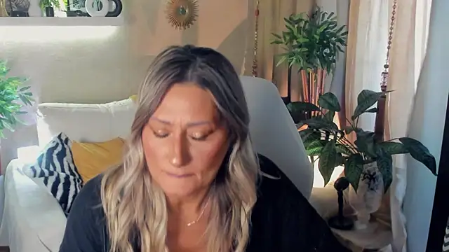 SarahAlluring online show from 07-20-26, 02:30