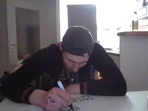 ThePython666 online show from 03-18-25, 06:28