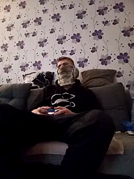 ThePython666 online show from 10-28-25, 03:40