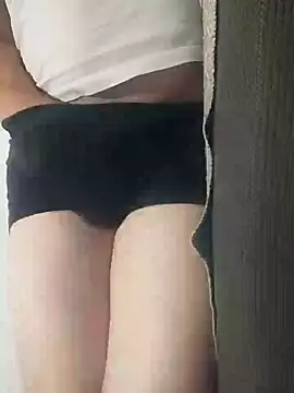 Snapshot of gui67675 chatting on 10-10-25, 09:26 gui67675 online show from 10-10-25, 09:26