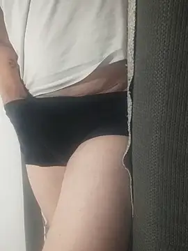 Snapshot of gui67675 chatting on 10-15-25, 08:28 gui67675 online show from 10-15-25, 08:28