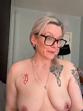 Curvy-Cleo online show from 02-25-26, 10:48