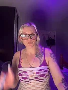 Curvy-Cleo online show from 02-02-26, 07:46