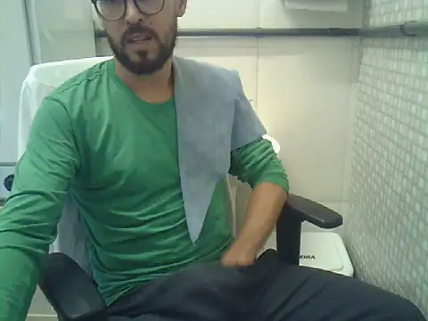 Snapshot of pdasgyn chatting on 07-10-26, 02:50 pdasgyn online show from 07-10-26, 02:50