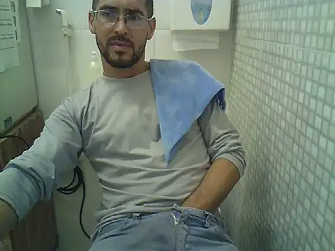 Snapshot of pdasgyn chatting on 09-18-25, 04:54 pdasgyn online show from 09-18-25, 04:54