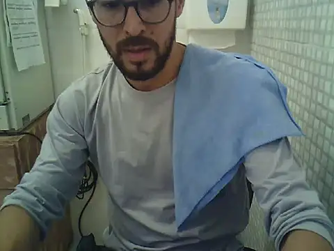 Snapshot of pdasgyn chatting on 10-06-25, 01:01 pdasgyn online show from 10-06-25, 01:01