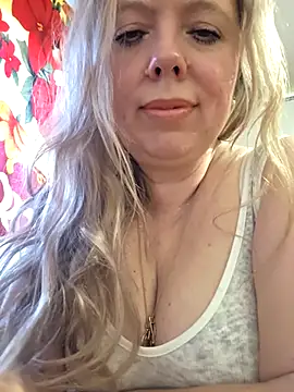 Irina3718 online show from 04-28-26, 03:16