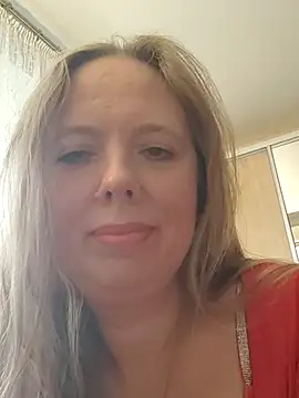 Snapshot of Irina3718 chatting on 10-15-25, 01:30 Irina3718 online show from 10-15-25, 01:30