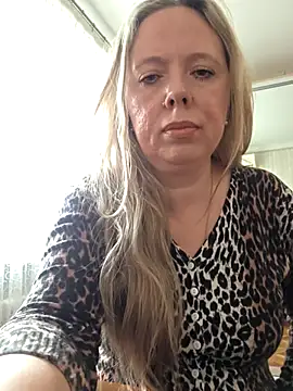 Snapshot of Irina3718 chatting on 02-12-26, 12:27 Irina3718 online show from 02-12-26, 12:27