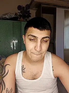 Snapshot of Kadir1320@xh chatting on 03-11-25, 10:07 Kadir1320xh online show from 03-11-25, 10:07