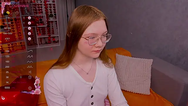 Snapshot of luv_tessa chatting on 02-18-26, 01:36 luv tessa online show from 02-18-26, 01:36