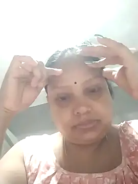 Snapshot of Arohi35 chatting on 03-19-25, 04:45 Arohi35 online show from 03-19-25, 04:45