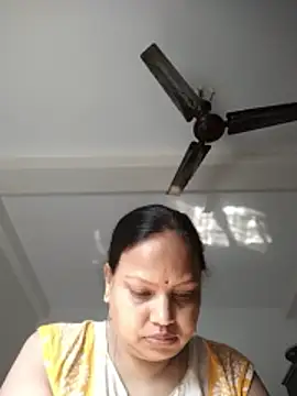 Snapshot of Arohi35 chatting on 02-05-26, 03:35 Arohi35 online show from 02-05-26, 03:35