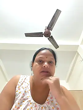 Snapshot of Arohi35 chatting on 09-24-25, 05:52 Arohi35 online show from 09-24-25, 05:52