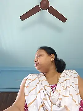 Snapshot of Arohi35 chatting on 05-03-26, 01:22 Arohi35 online show from 05-03-26, 01:22