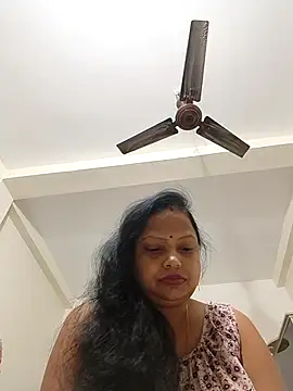 Snapshot of Arohi35 chatting on 09-17-25, 04:53 Arohi35 online show from 09-17-25, 04:53