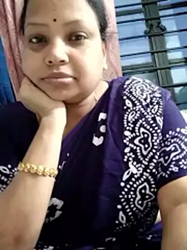 Snapshot of Arohi35 chatting on 06-14-26, 01:12 Arohi35 online show from 06-14-26, 01:12