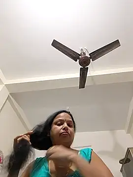 Snapshot of Arohi35 chatting on 09-22-25, 04:35 Arohi35 online show from 09-22-25, 04:35