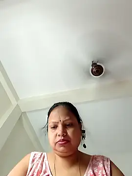 Snapshot of Arohi35 chatting on 09-14-25, 02:34 Arohi35 online show from 09-14-25, 02:34