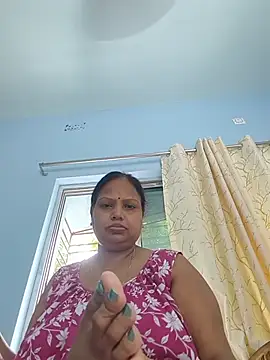 Snapshot of Arohi35 chatting on 06-22-26, 01:44 Arohi35 online show from 06-22-26, 01:44