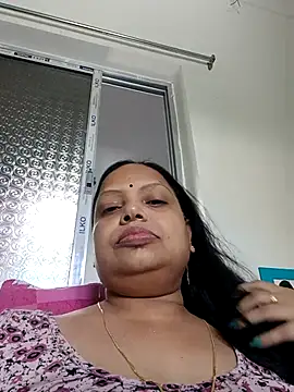 Snapshot of Arohi35 chatting on 09-24-25, 03:35 Arohi35 online show from 09-24-25, 03:35