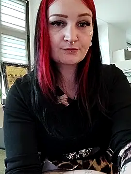 TiffiChantiT2 online show from 05-15-26, 11:08