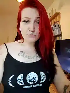 TiffiChantiT2 online show from 08-05-26, 10:31