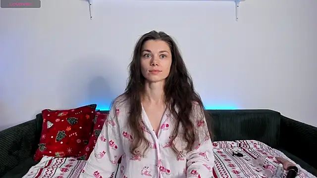 Eva McCoy online show from 12-17-25, 07:35