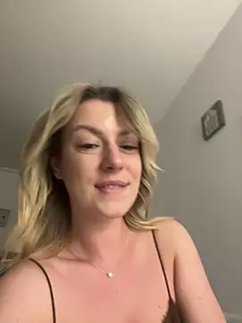 Snapshot of AnnastasiaMills chatting on 05-24-26, 07:47 AnnastasiaMills online show from 05-24-26, 07:47