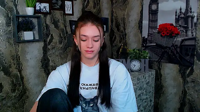 LanaTey online show from 02-05-26, 02:24