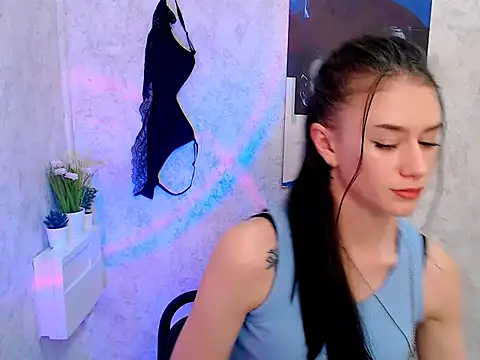 LanaTey online show from 12-14-25, 10:04