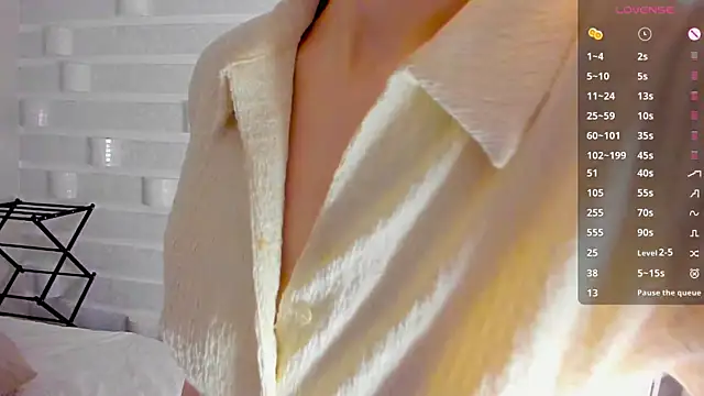 alicewonderyou online show from 04-26-26, 10:56