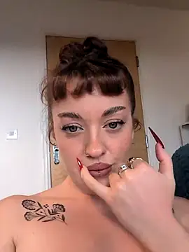 Snapshot of Petite_Juicy_Olive chatting on 05-14-26, 12:46 Petite Juicy Olive online show from 05-14-26, 12:46