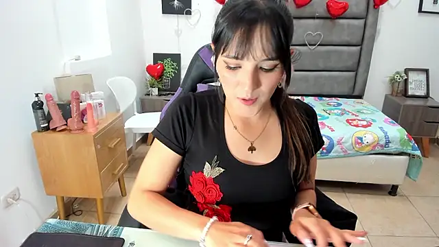 Tania Duque online show from 03-13-26, 02:33