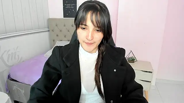 Tania Duque online show from 10-18-25, 02:19