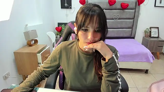 Tania Duque online show from 03-19-26, 01:44