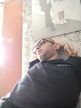 Snapshot of Francescodicristina44 chatting on 05-24-26, 04:51 Francescodicristina44 online show from 05-24-26, 04:51