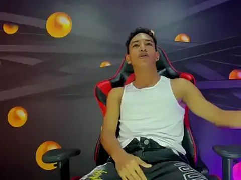 Snapshot of Roos_new chatting on 03-12-25, 12:15 Roos new online show from 03-12-25, 12:15