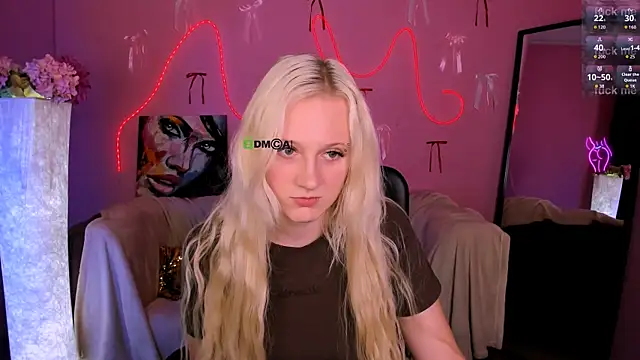 Snapshot of madam_uliis chatting on 04-14-26, 09:47 madam uliis online show from 04-14-26, 09:47